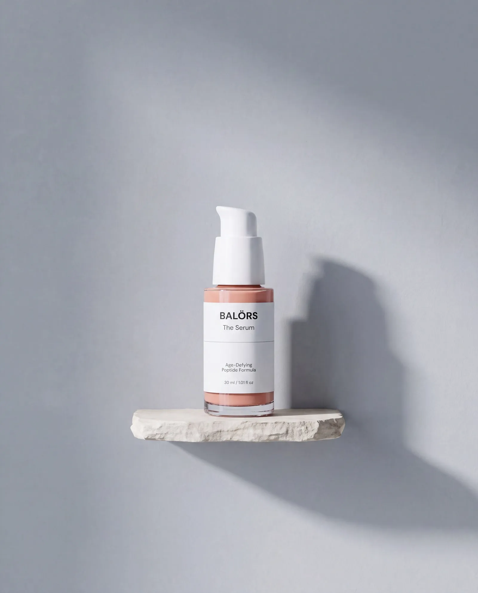 Balörs The Serum tomado de un estante de baño